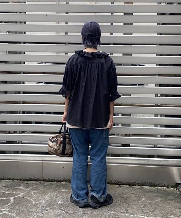 オカモト ミサキさんの「BEAMS WOMEN｜BEAMS BOY / ブラス ナロー パーム カフ」を使ったコーディネート