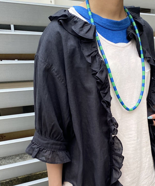 オカモト ミサキさんの「BEAMS WOMEN｜BEAMS BOY / ブラス ナロー パーム カフ」を使ったコーディネート