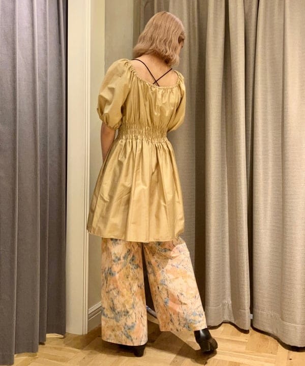 YUIさんの「BEAMS WOMEN｜Devotion TWINS / コットンギャザー ショートドレス」を使ったコーディネート