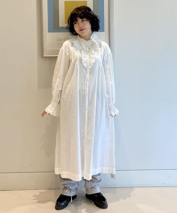 小原 もこさんの「BEAMS WOMEN｜BEAMS BOY / 樹脂 パール ロング ネックレス」を使ったコーディネート