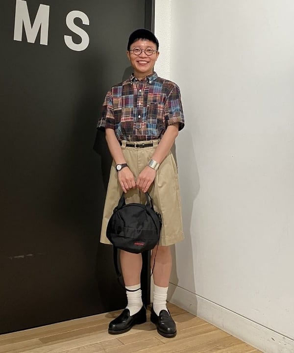 土田 達也さんの「BEAMS WOMEN｜BRIEFING × BEAMS BOY / 別注 ヘルメット バッグ」を使ったコーディネート