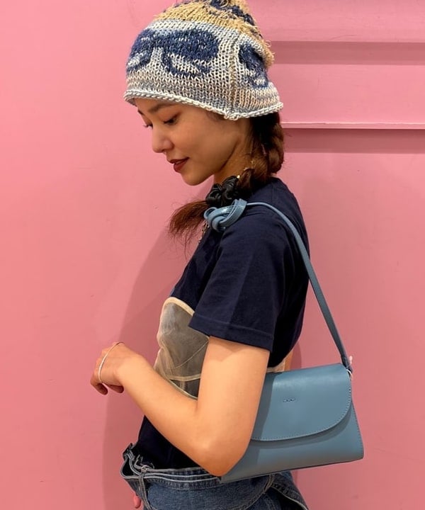 佐々木 南美さんの「BEAMS WOMEN｜BEAMS BOY / シルバー925 ナロー パームカフ」を使ったコーディネート