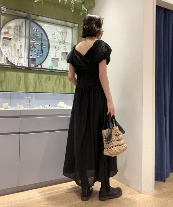 神坂 莉子さんの「BEAMS WOMEN｜Ray BEAMS / K10 ベネチアン ネックレス」を使ったコーディネート