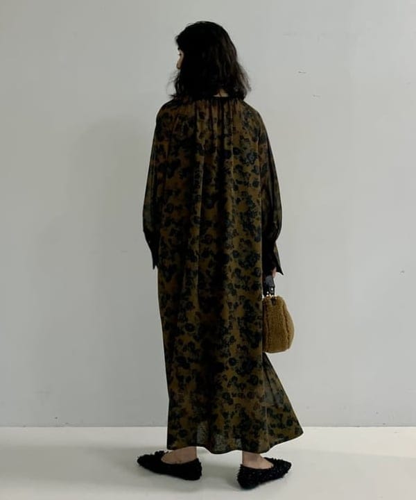 松元 晴佳さんの「BEAMS WOMEN｜AK+1 / シフォン フラワー ワンピース」を使ったコーディネート