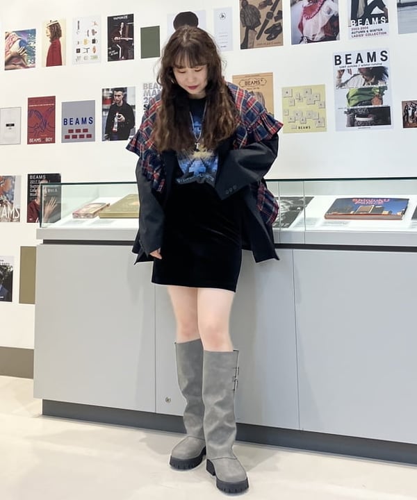 渡邊 舞さんの「BEAMS WOMEN｜GOOD ROCK SPEED × Ray BEAMS / 別注 ROCK Tシャツ」を使ったコーディネート