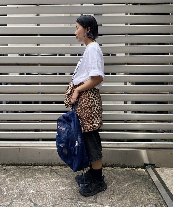 オカモト ミサキさんの「BEAMS WOMEN｜ボーイ ベーシック Tシャツ」を使ったコーディネート