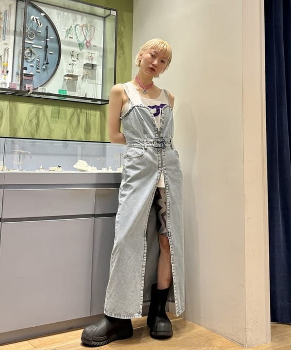 シミズ ネネさんの「BEAMS WOMEN｜デニム ジップ キャミ ワンピース」を使ったコーディネート