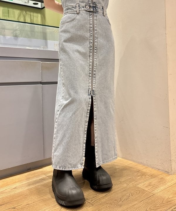 シミズ ネネさんの「BEAMS WOMEN｜デニム ジップ キャミ ワンピース」を使ったコーディネート