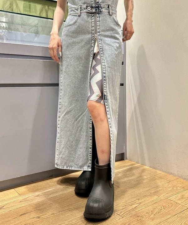 シミズ ネネさんの「BEAMS WOMEN｜デニム ジップ キャミ ワンピース」を使ったコーディネート