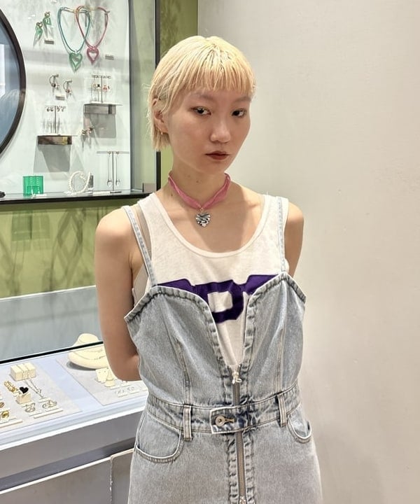 シミズ ネネさんの「BEAMS WOMEN｜デニム ジップ キャミ ワンピース」を使ったコーディネート