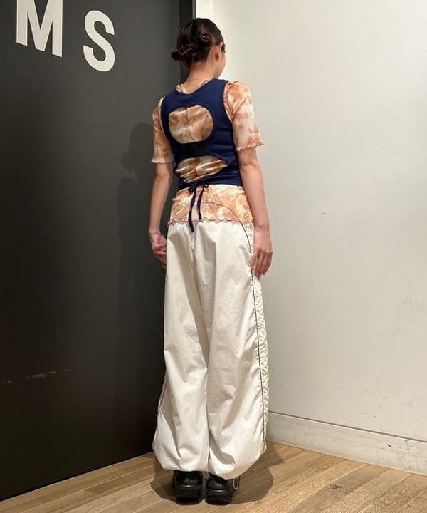 佐藤 亜美さんの「BEAMS WOMEN｜Ray BEAMS / プリント チュール メロー Tシャツ」を使ったコーディネート