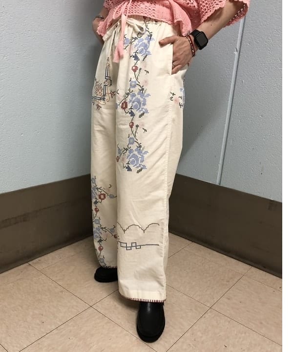 おはぎ(萩原)さんの「BEAMS WOMEN｜BEAMS BOY / ショート スクエアネック ベスト」を使ったコーディネート