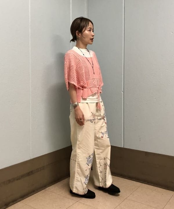 おはぎ(萩原)さんの「BEAMS WOMEN｜BEAMS BOY / ショート スクエアネック ベスト」を使ったコーディネート