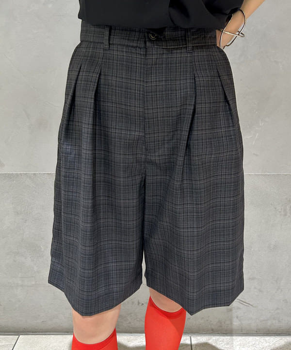 ササキさんの「BEAMS WOMEN｜FARAH / Two Tuck Wide Shorts」を使ったコーディネート