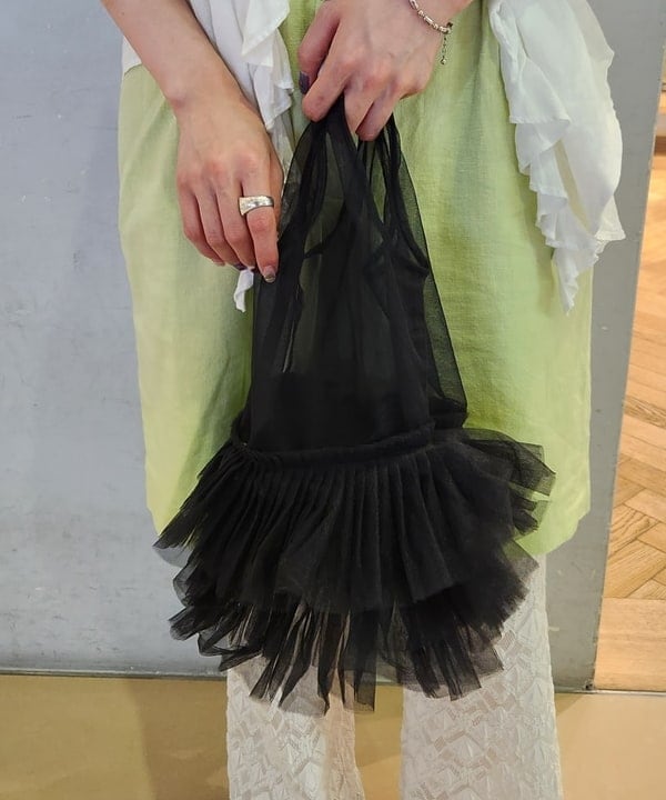 saori KATOさんの「BEAMS WOMEN｜DIR 69 / Tulle market bag」を使ったコーディネート