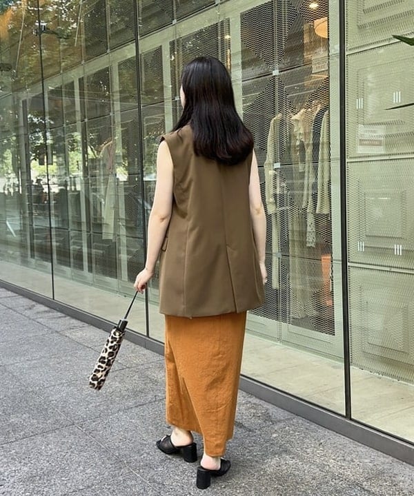 大浦 栞さんの「BEAMS WOMEN｜丸胴 テレコ タンクトップ」を使ったコーディネート