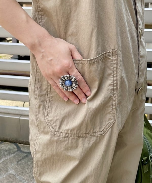 コウリキ　マミさんの「BEAMS WOMEN｜BRIEFING × BEAMS BOY / 別注 ヘルメット バッグ」を使ったコーディネート