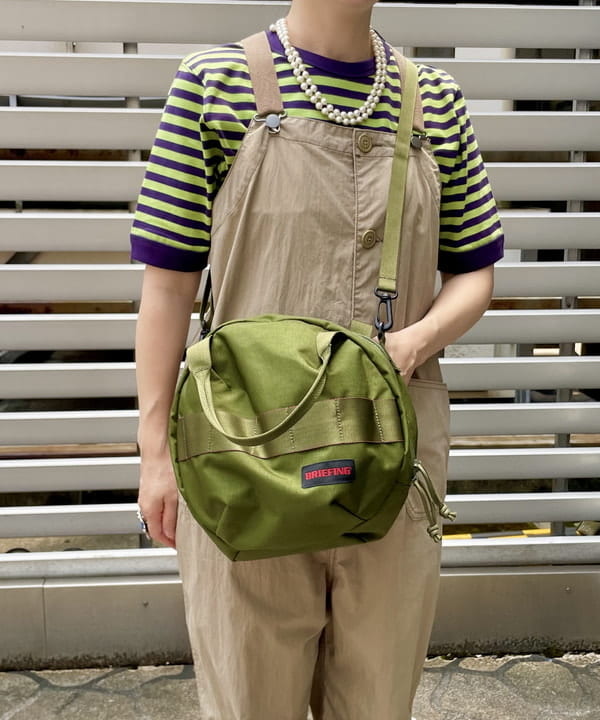 コウリキ　マミさんの「BEAMS WOMEN｜BRIEFING × BEAMS BOY / 別注 ヘルメット バッグ」を使ったコーディネート