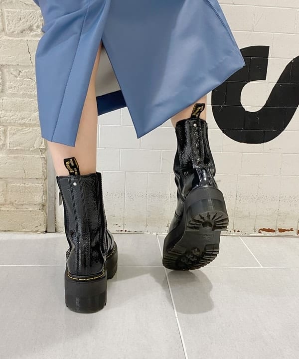 りかちょび/岸本梨佳さんの「BEAMS WOMEN｜maturely / Fake Leather Work Skirt」を使ったコーディネート