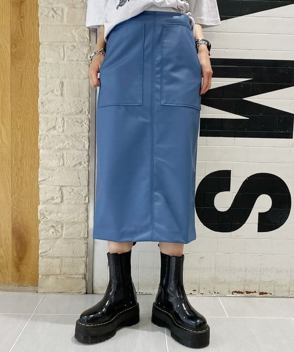 りかちょび/岸本梨佳さんの「BEAMS WOMEN｜maturely / Fake Leather Work Skirt」を使ったコーディネート