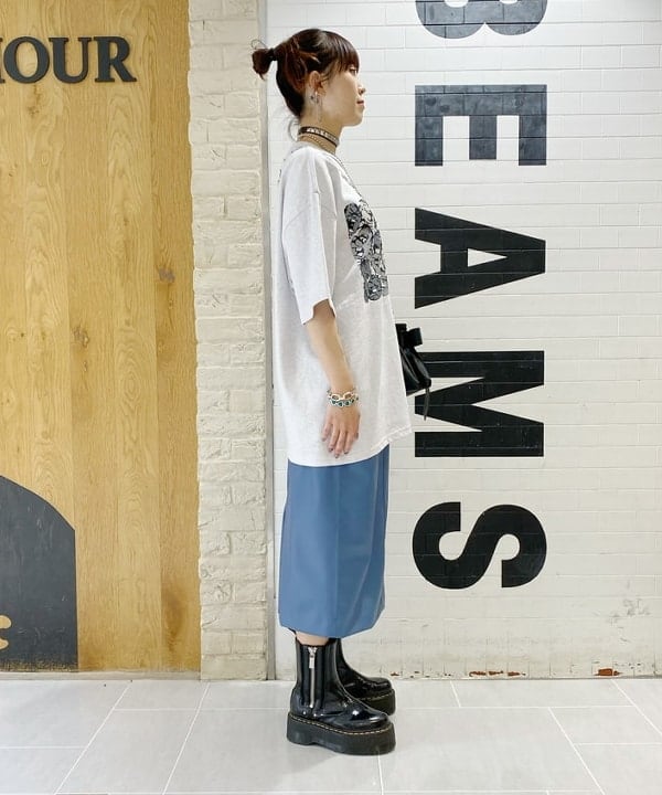 りかちょび/岸本梨佳さんの「BEAMS WOMEN｜maturely / Fake Leather Work Skirt」を使ったコーディネート