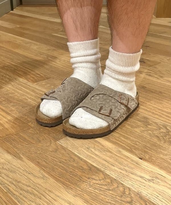 新里 京介さんの「BEAMS WOMEN｜BIRKENSTOCK &times; BEAMS / 別注 Zurich BONE PATTERN」を使ったコーディネート
