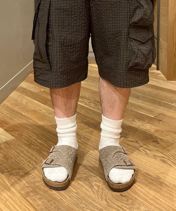 新里 京介さんの「BEAMS WOMEN｜BIRKENSTOCK &times; BEAMS / 別注 Zurich BONE PATTERN」を使ったコーディネート