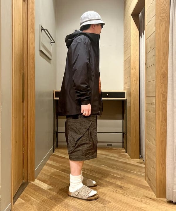 新里 京介さんの「BEAMS WOMEN｜BIRKENSTOCK &times; BEAMS / 別注 Zurich BONE PATTERN」を使ったコーディネート