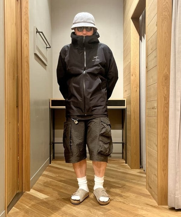 新里 京介さんの「BEAMS WOMEN｜BIRKENSTOCK &times; BEAMS / 別注 Zurich BONE PATTERN」を使ったコーディネート