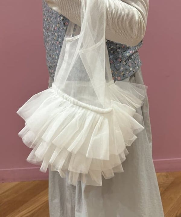 ここあさんの「BEAMS WOMEN｜DIR 69 / Tulle market bag」を使ったコーディネート