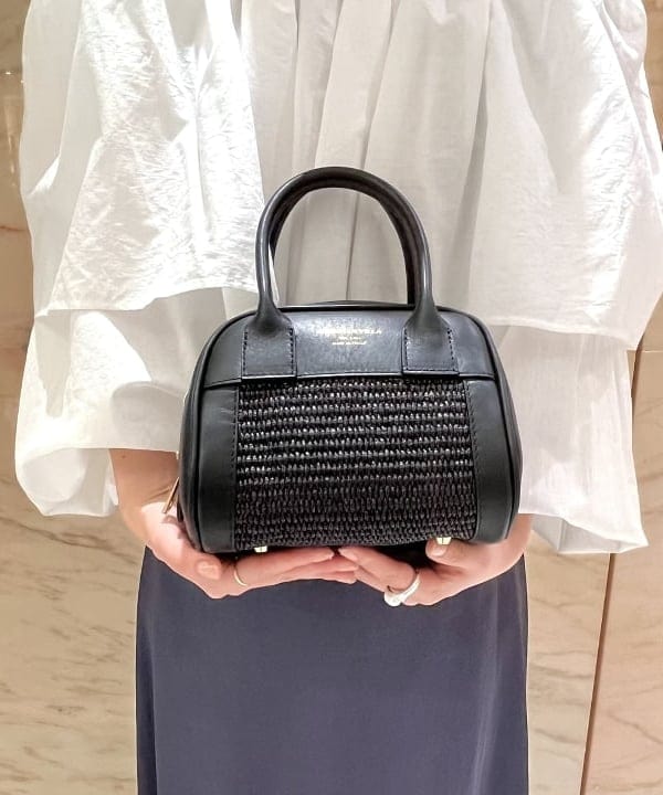 shirakiさんの「BEAMS WOMEN｜CHRISTIAN VILLA / ストローコンビ ボストンバッグ」を使ったコーディネート