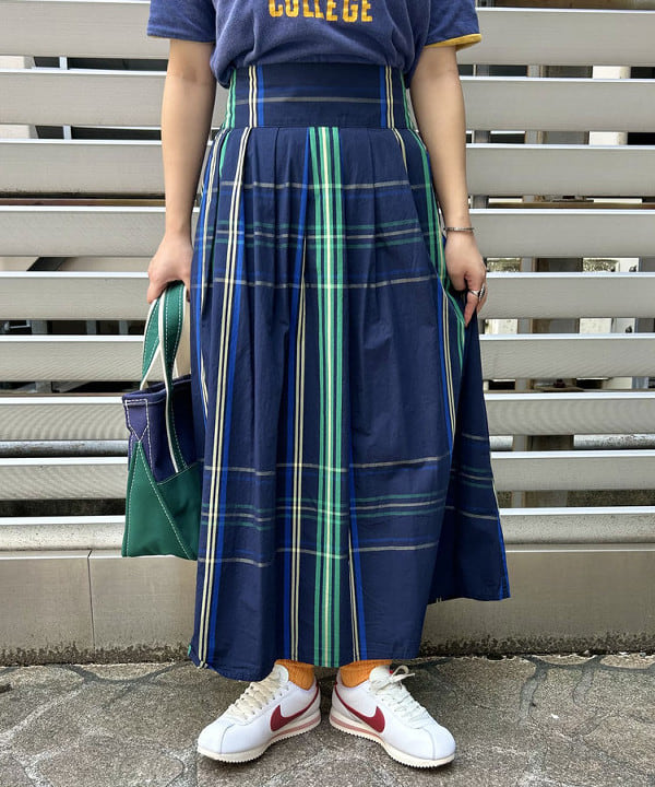 まつむさんの「BEAMS WOMEN｜L.L.Bean / Deep Bottom Deluxe Boat and Tote S」を使ったコーディネート