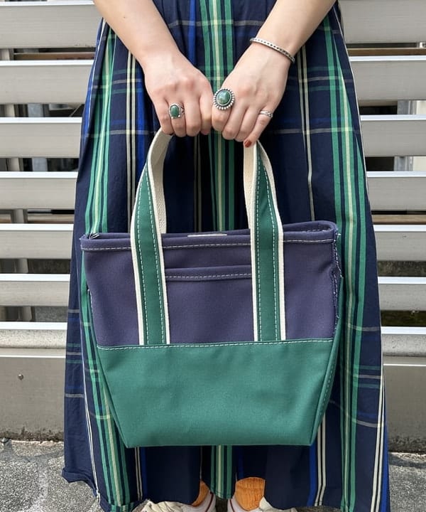 まつむさんの「BEAMS WOMEN｜L.L.Bean / Deep Bottom Deluxe Boat and Tote S」を使ったコーディネート