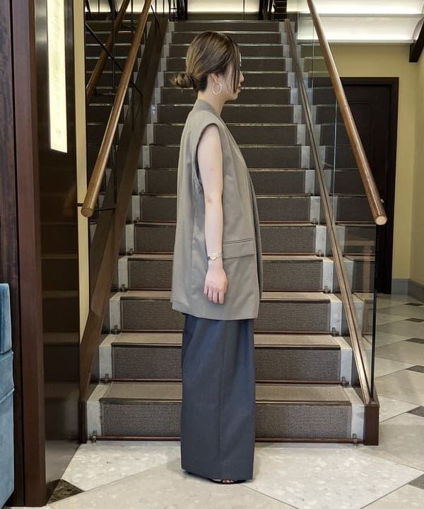 蒲原 捺美さんの「BEAMS WOMEN｜ATON / ウールトロピカル ワイドイージーパンツ」を使ったコーディネート