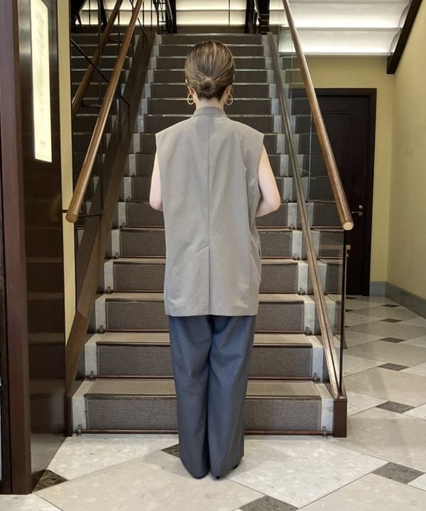 蒲原 捺美さんの「BEAMS WOMEN｜ATON / ウールトロピカル ワイドイージーパンツ」を使ったコーディネート