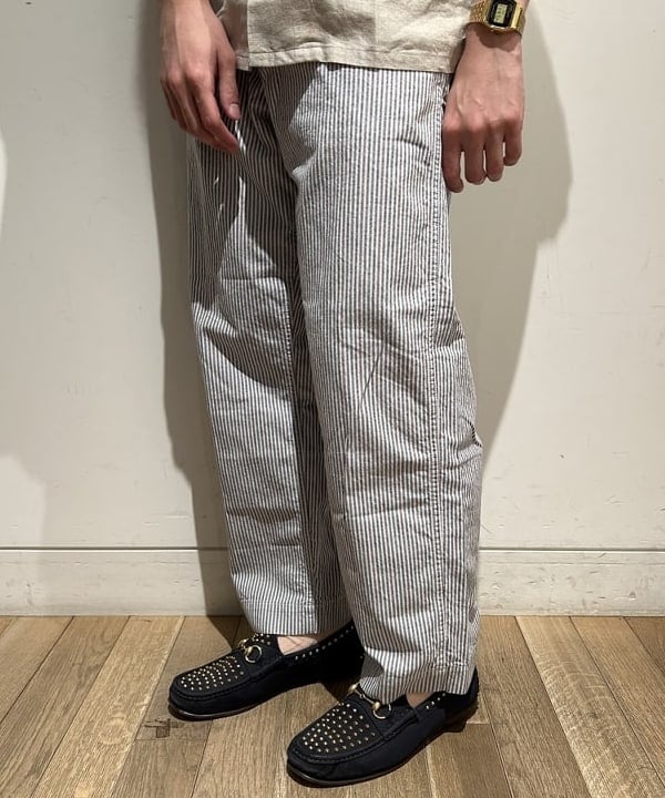 及川 晃さんの「BEAMS WOMEN｜ｍanipuri / レオパード シルクスカーフ LARGE」を使ったコーディネート
