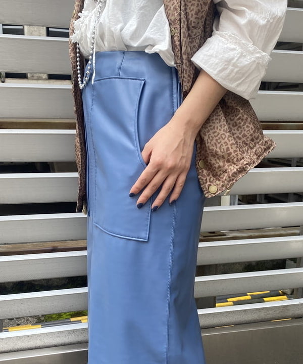 オカモト ミサキさんの「BEAMS WOMEN｜maturely / Fake Leather Work Skirt」を使ったコーディネート