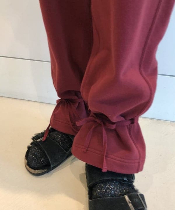 おはぎ(萩原)さんの「BEAMS WOMEN｜ヘム アレンジ スウェット パンツ」を使ったコーディネート