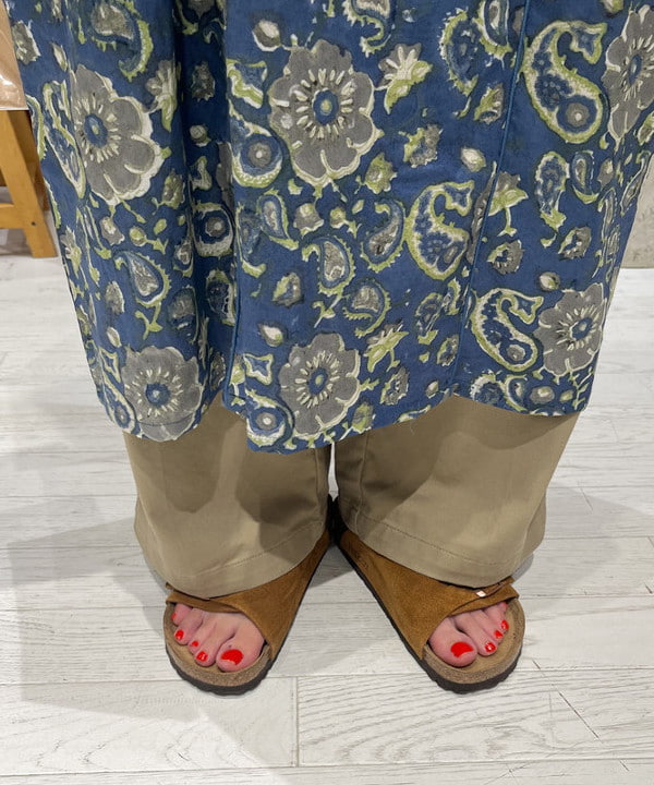 クロサワさんの「BEAMS WOMEN｜Dickies × BEAMS BOY / 別注 ワイド ダブルニー パンツ」を使ったコーディネート