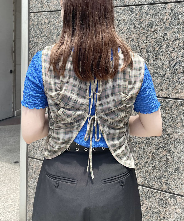 田中 里実さんの「BEAMS WOMEN｜シュリンク メロー ハーフスリーブ Tシャツ」を使ったコーディネート