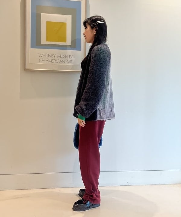 ミナミマリコさんの「BEAMS WOMEN｜【別注】INFIELDER DESIGN / MLB ファーバッグ YYB」を使ったコーディネート