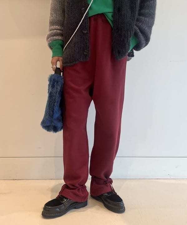 ミナミマリコさんの「BEAMS WOMEN｜【別注】INFIELDER DESIGN / MLB ファーバッグ YYB」を使ったコーディネート