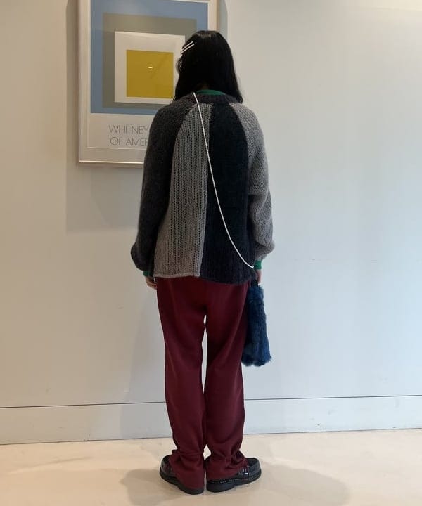 ミナミマリコさんの「BEAMS WOMEN｜【別注】INFIELDER DESIGN / MLB ファーバッグ YYB」を使ったコーディネート