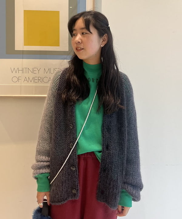 ミナミマリコさんの「BEAMS WOMEN｜【別注】INFIELDER DESIGN / MLB ファーバッグ YYB」を使ったコーディネート