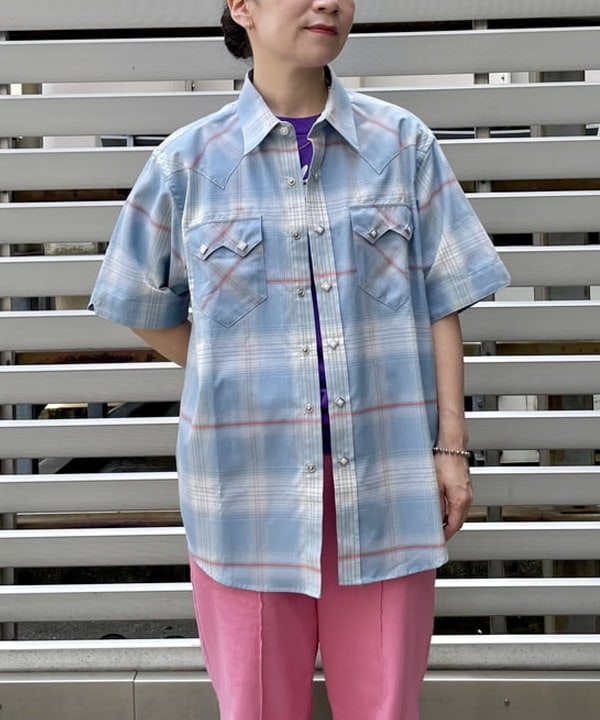 コウリキ　マミさんの「BEAMS WOMEN｜Manhattan Portage × BEAMS BOY / 別注 2606-BMB-24」を使ったコーディネート