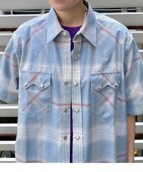 コウリキ　マミさんの「BEAMS WOMEN｜Manhattan Portage × BEAMS BOY / 別注 2606-BMB-24」を使ったコーディネート