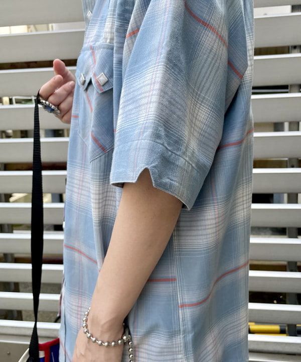 コウリキ　マミさんの「BEAMS WOMEN｜Manhattan Portage × BEAMS BOY / 別注 2606-BMB-24」を使ったコーディネート