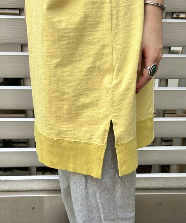 まつむさんの「BEAMS WOMEN｜Vガゼット ノースリーブ ワンピース」を使ったコーディネート