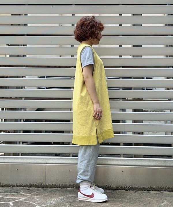 まつむさんの「BEAMS WOMEN｜Vガゼット ノースリーブ ワンピース」を使ったコーディネート