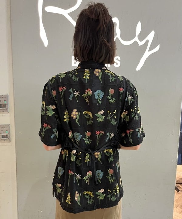 神坂 莉子さんの「BEAMS WOMEN｜Luminarico / フリル バッグ M」を使ったコーディネート